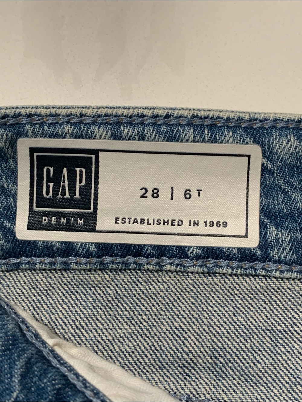 GAP Light Blue Wash Denim Pencil Skirt, Raw Hem Front Slit Western Boho Tall 6T - Picture 11 of 16